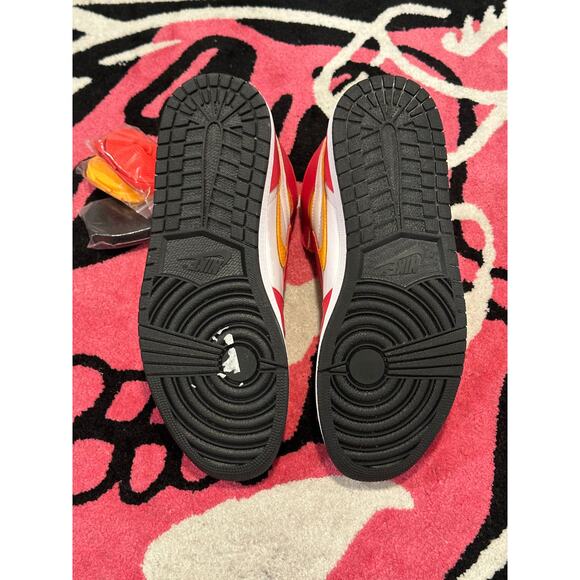 Jordan 1 Retro High OG Light Fusion Red - Picture 5 of 8